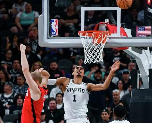 开云体育在线-死亡五大！马刺新赛季首发揭晓 波波维奇逆势而为