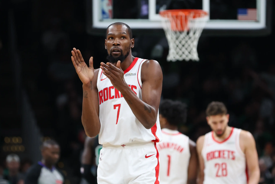 开云体育在线-绝杀误判！76人逆转火箭 裁判抢戏，杜兰特8失误，恩比德32+15+10